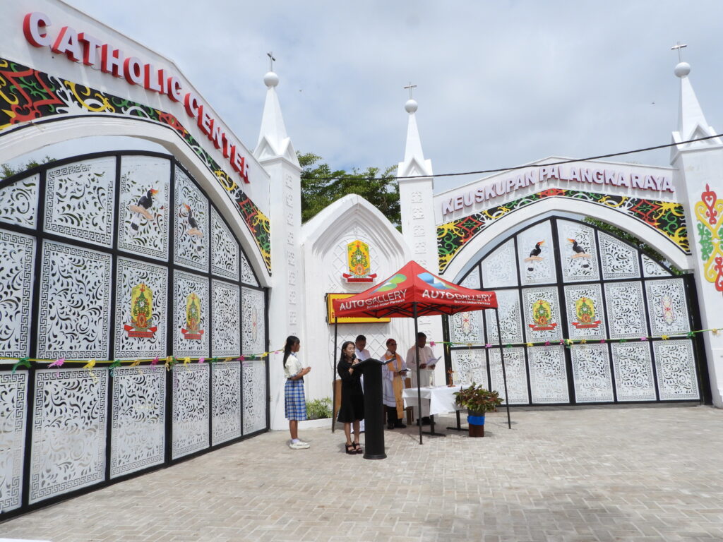 Pemberkatan Porta Gratia Dei Catholic center Keuskupan Palangka Raya